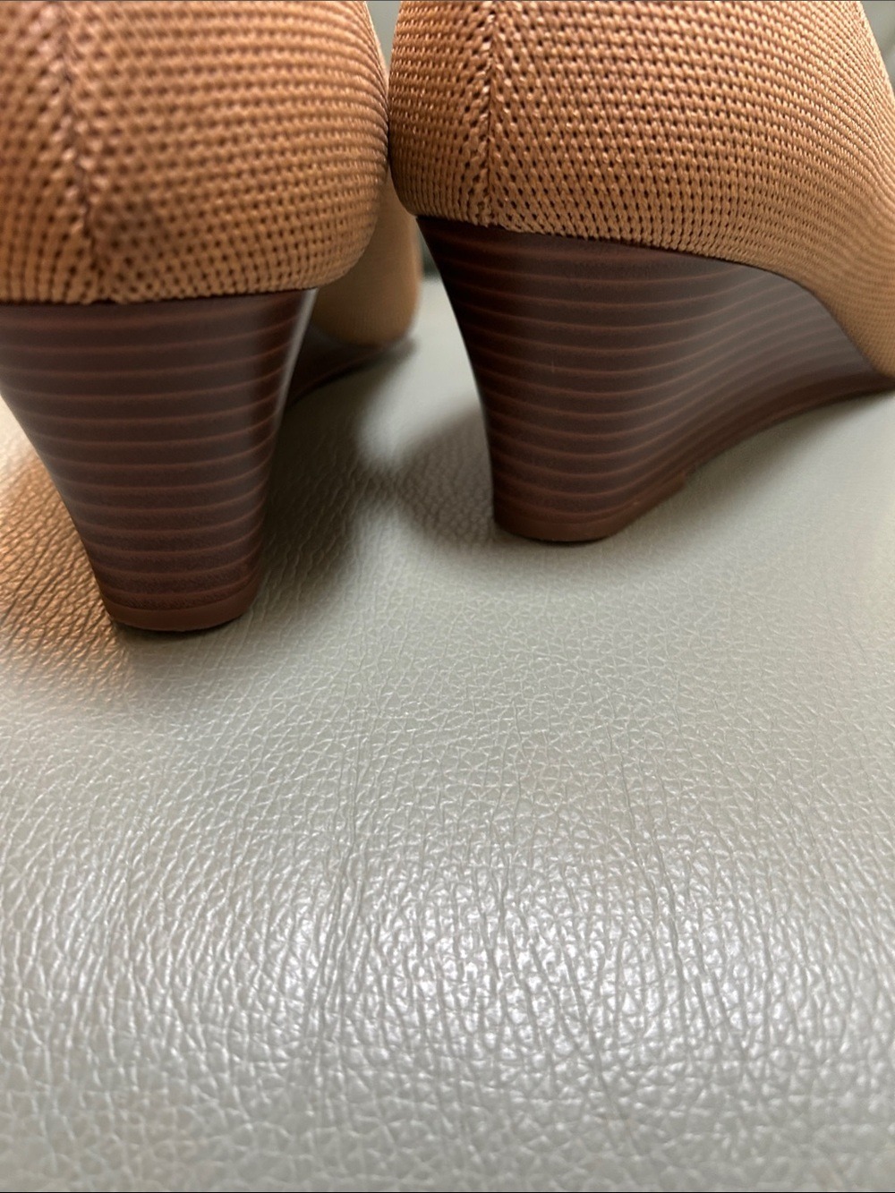 VIVAIA Pointed Toe Women’s Wedge Shoe - Picture 6 of 12